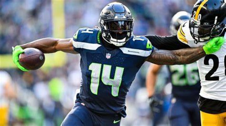 How much are the Seattle Seahawks paying Marshawn Lynch?