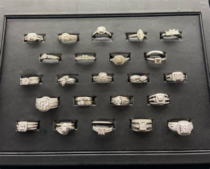 How much can I get for a 10K white gold ring at a pawn shop?