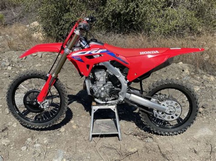How much does a 2016 crf250r weight?
