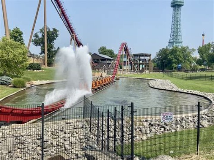 How much is a platinum pass at Kings Island?
