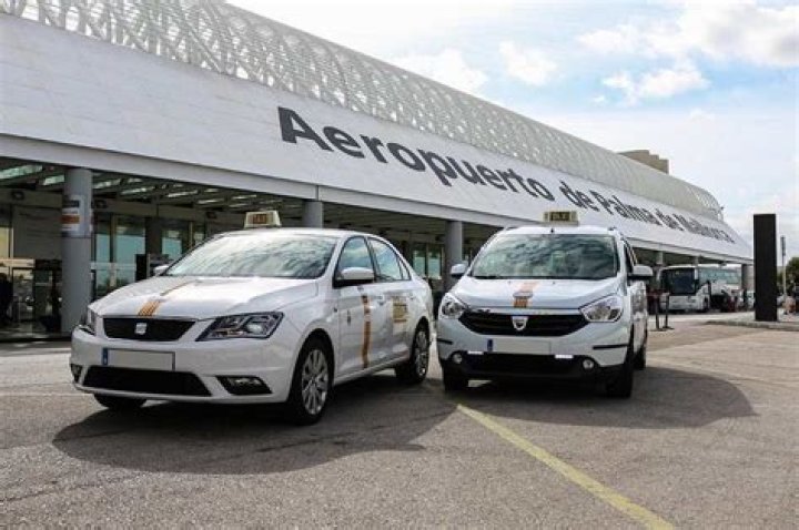 How much is a taxi from Palma de Mallorca to airport?