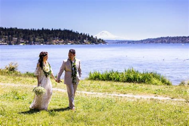 Is Allie Lucia married?