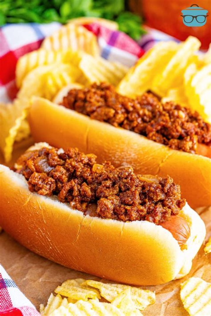 Is Checkers chili all-beef?