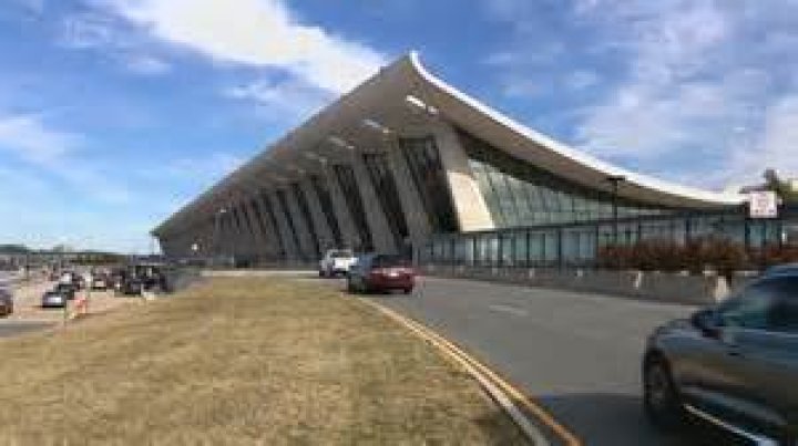 Is Dulles Airport big?