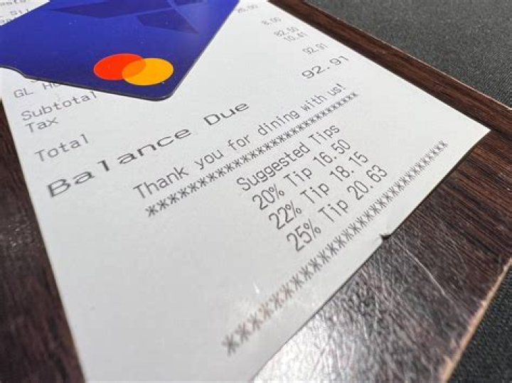 Is it mandatory to tip in Canada?