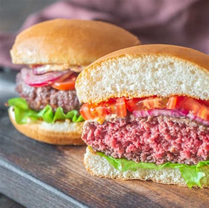 Is it safe to eat pink burgers?