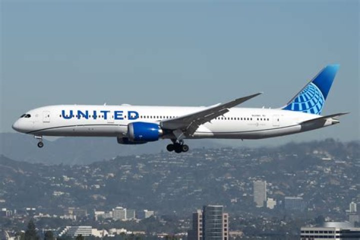 Is Note 9 allowed in flights?