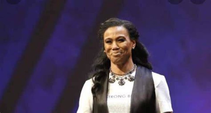 Is Priscilla Shirer a pastor?