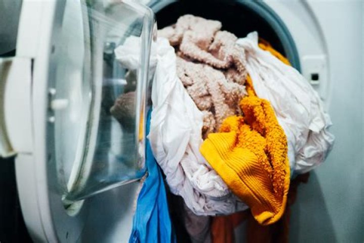 Is Sun drying clothes better?