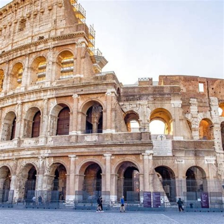 Is the Colosseum symmetrical?