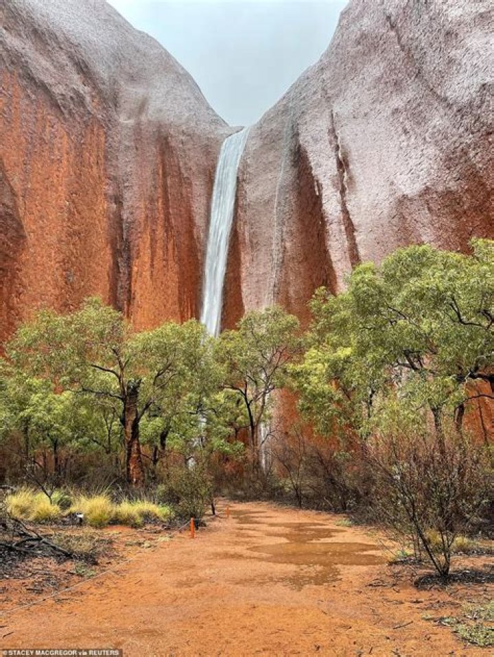 Is there a waterfall on Uluru?