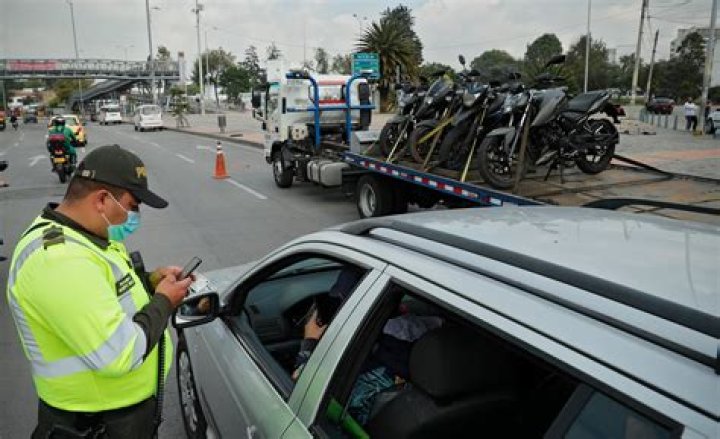¿Qué pasa si no se paga un ticket de policía en USA?