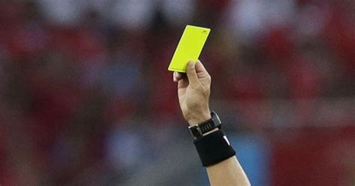 ¿Qué significa dos tarjetas amarillas?