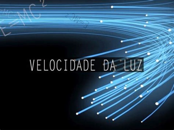Quem determinou a velocidade da luz?