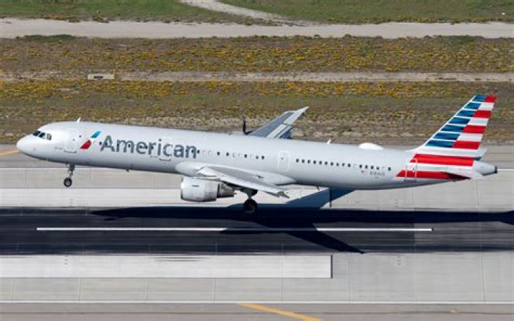 What airlines fly out of Kingston Jamaica?