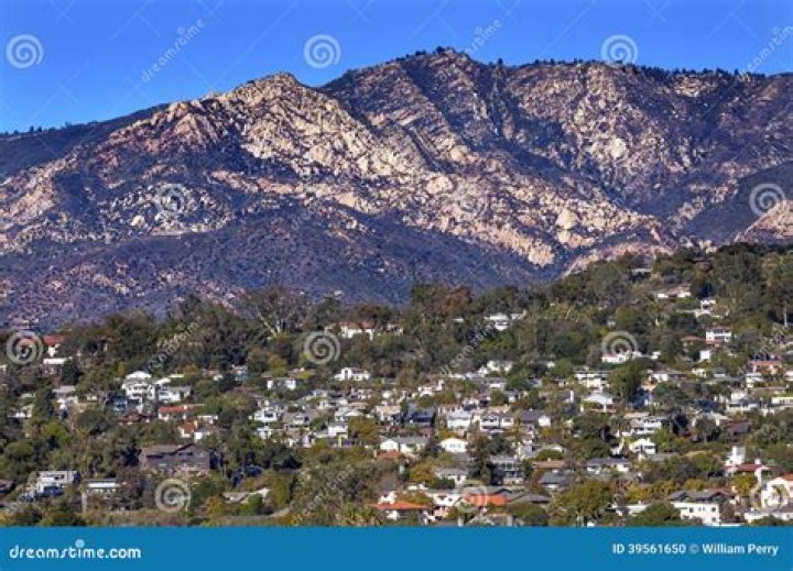 What are the mountains around Santa Fe?
