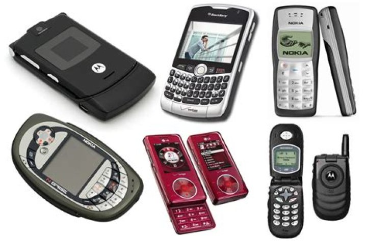 What cell phones are compatible with straight talk?
