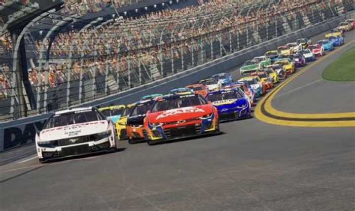 What channel is Nascar Bristol race on?