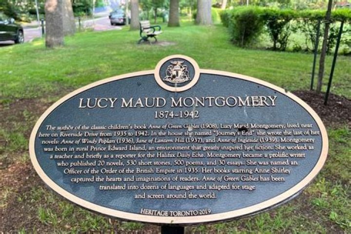 What did Lucy Maud Montgomery accomplish?