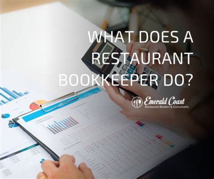 What does a GM of a restaurant do?