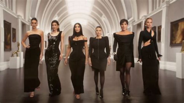 What episode do the Kardashians go to Cuba?