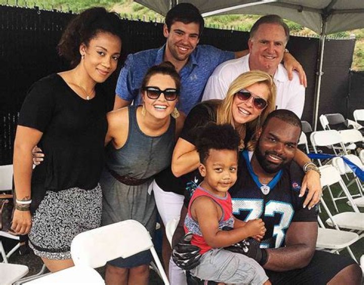 What family adopted Michael Oher?
