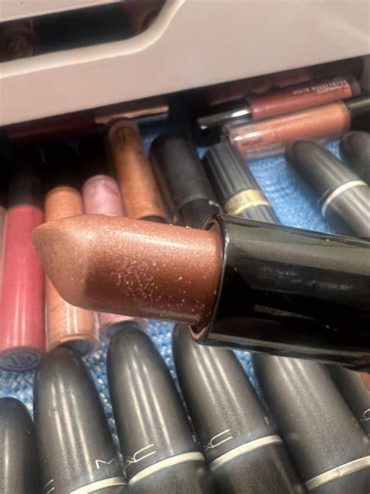 What happened with Jaclyn lipsticks?