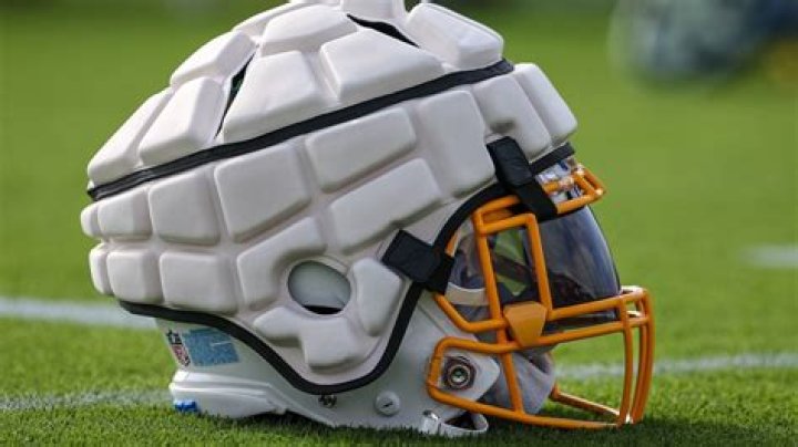 What hockey helmet is best for concussions?
