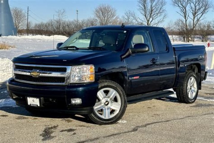 What is a 2012 Chevy Silverado 4 wheel drive worth?