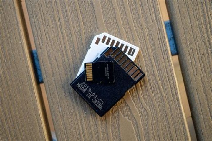What is an SD memory card Why is it called a solid state storage device?