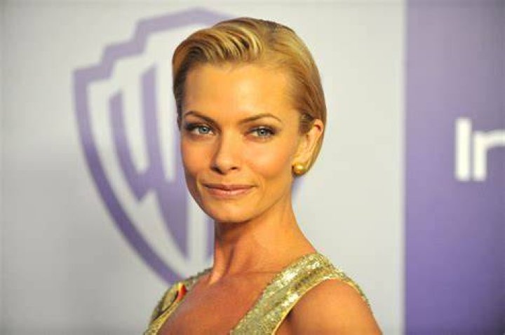 What is Jaime Pressly net worth?