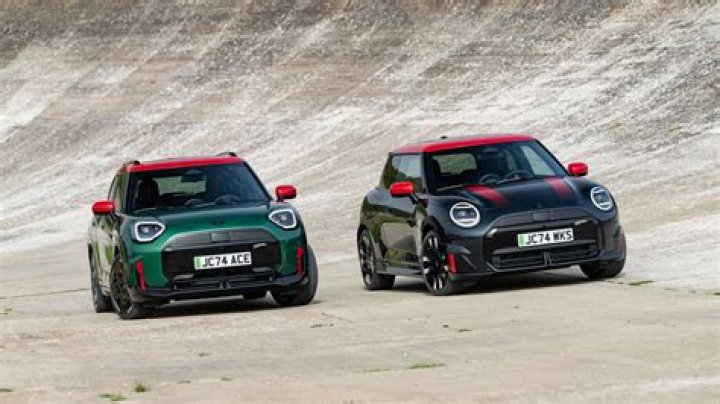 What is the difference between Cooper S and JCW?