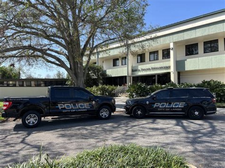 What is the over 65 population of Pinellas County Florida?
