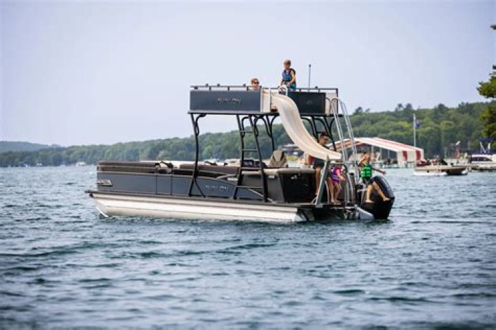 What is the shortest pontoon boat?