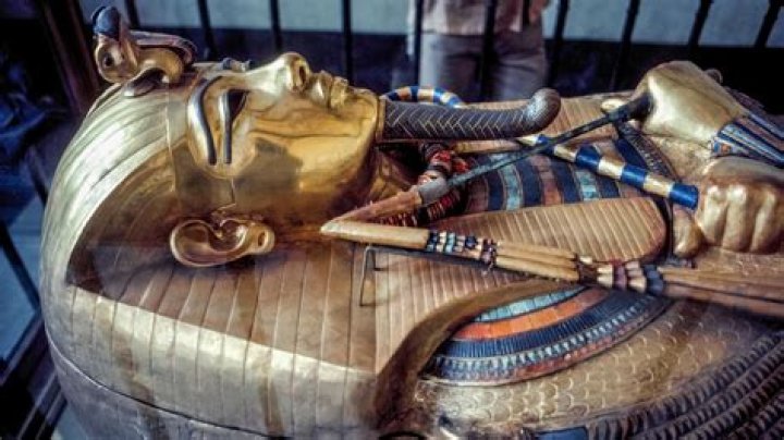 What is the thing on a pharaoh's chin?