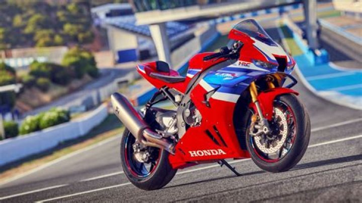 What is the top speed of a CBR 1000?
