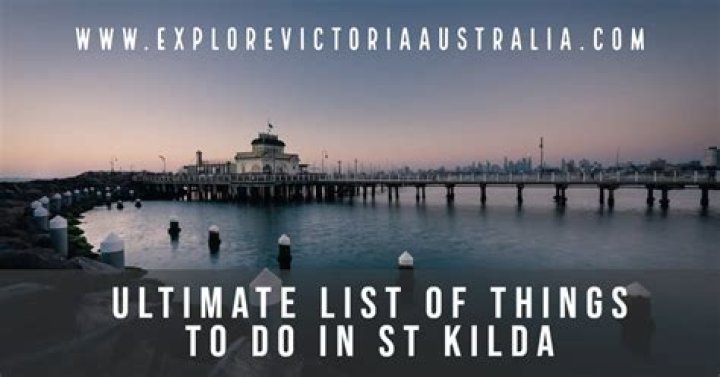 What is there to do in St Kilda at night?