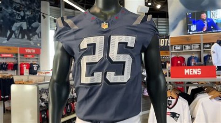 What jerseys are the bears wearing?