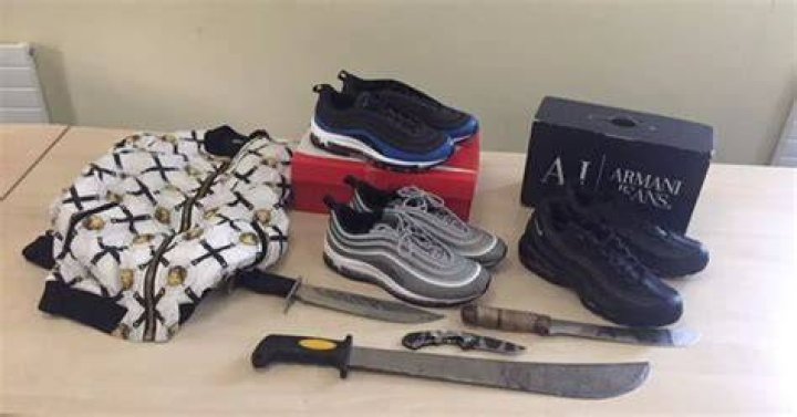 What shoes do drug dealers wear?