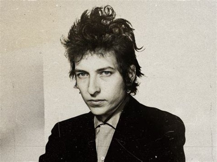 When did Bob Dylan die?