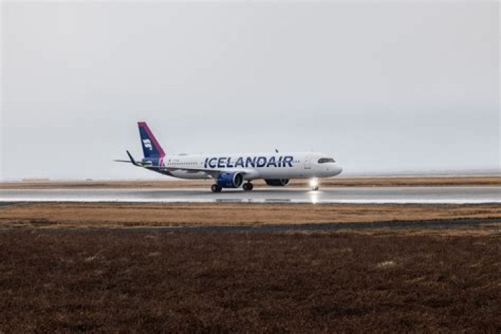 Where do Icelandair fly from in the UK?
