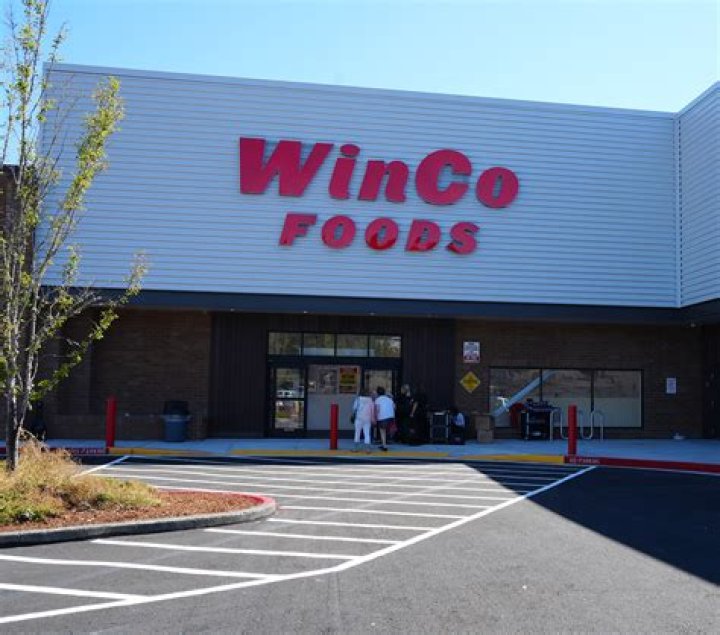Where is WinCo Foods headquarters?