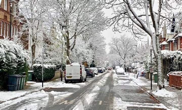 Which months are winter in London?