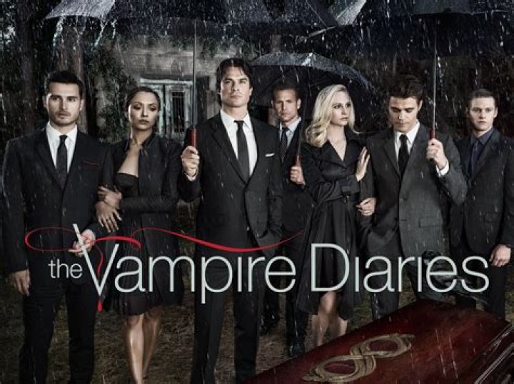 Who dies at end of Vampire Diaries?