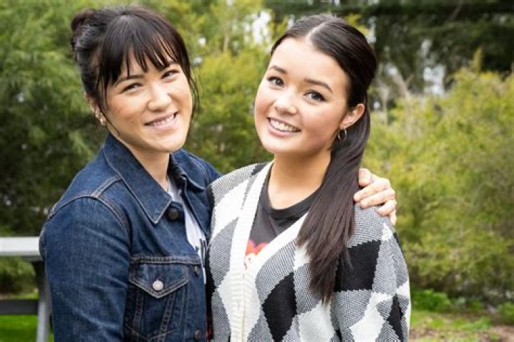 Who is Jane's daughter in Neighbours?