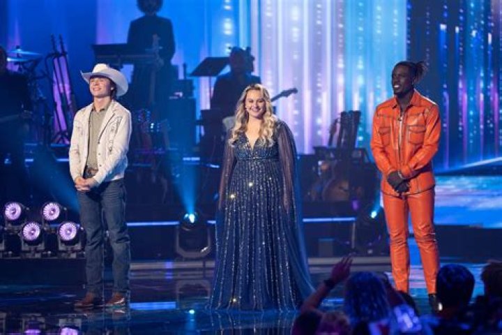 Who is the winner of Singer 2017?