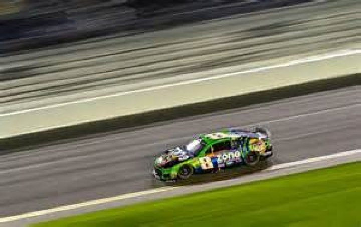 Who won the pole for Daytona 500?